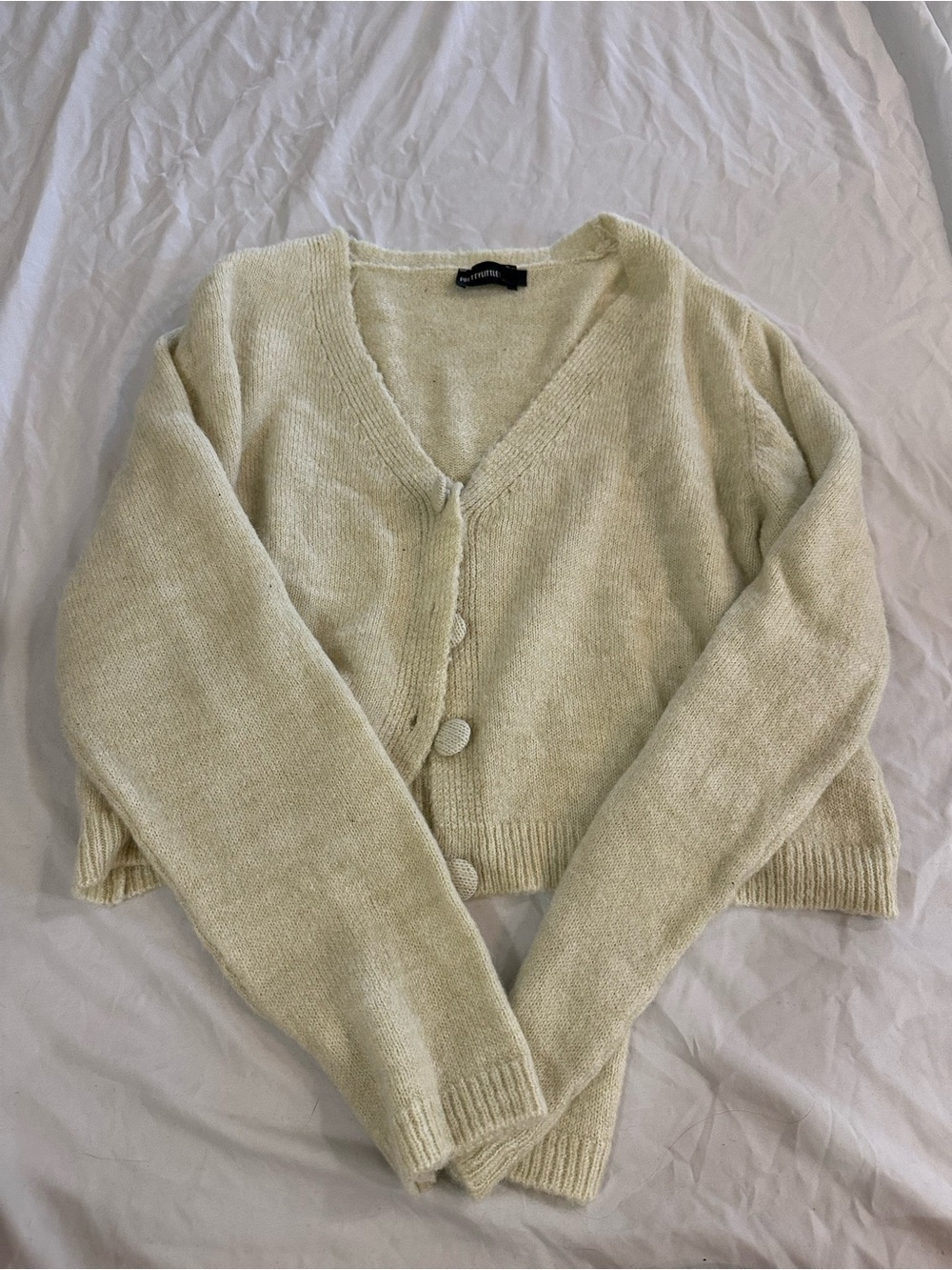 PrettyLittleThing Cream V-Neck Button-Up Cropped Cardigan